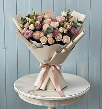 Букет цветов из:  Розы и Лизиантусы в Пильне