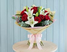 Букет цветов из:  Лилии и Розы в Пильне