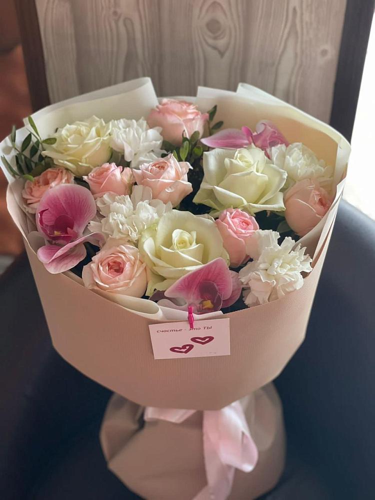 Букет цветов из: Орхидеи, Розы и Гвоздики в Пильне