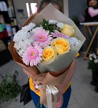 Букет цветов из:  Герберы, Розы и Хризантемы в Пильне
