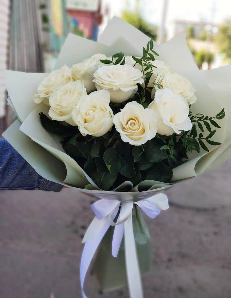 Букет Белые розы Проуд в Пильне
