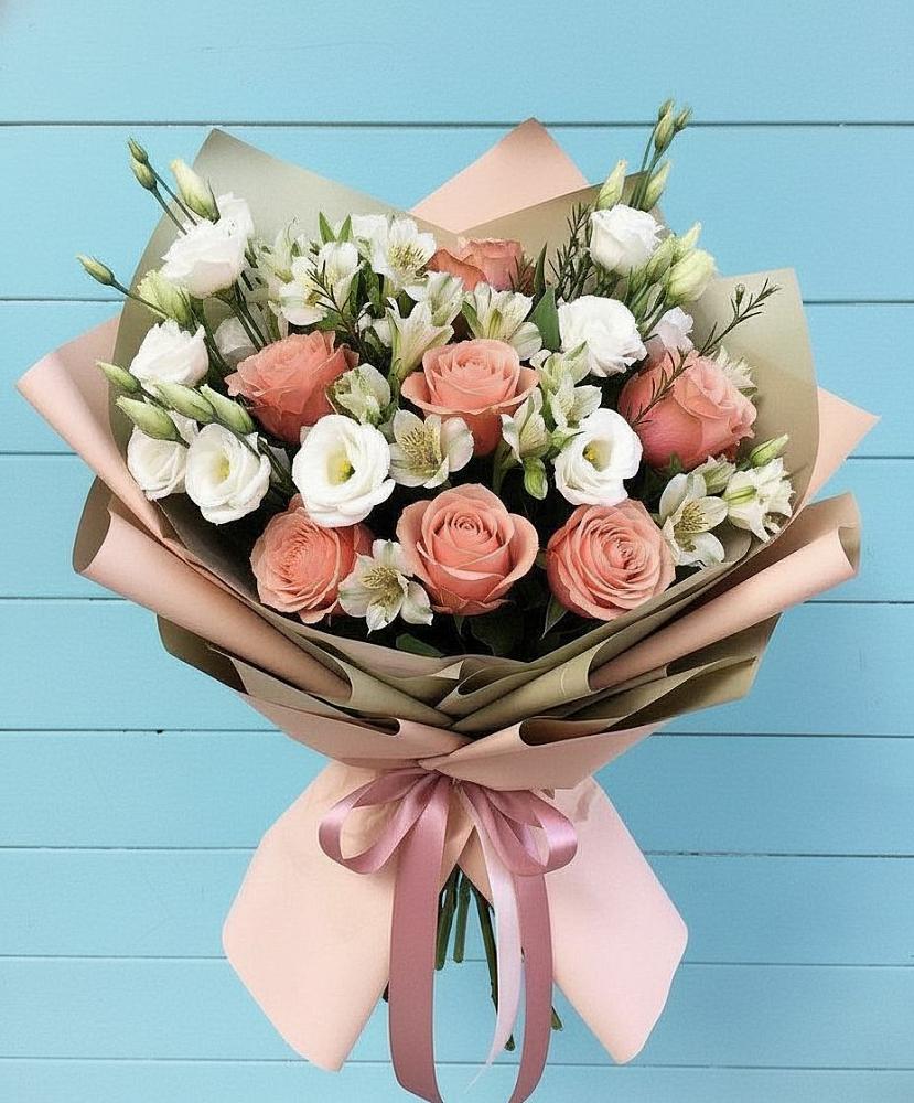 Букет цветов из: Розы, Альстромерии и Лизиантусы в Пильне