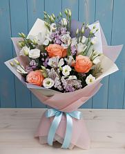 Букет цветов из:  Лизиантусы, Розы, Альстромерии и Гипсофила в Пильне