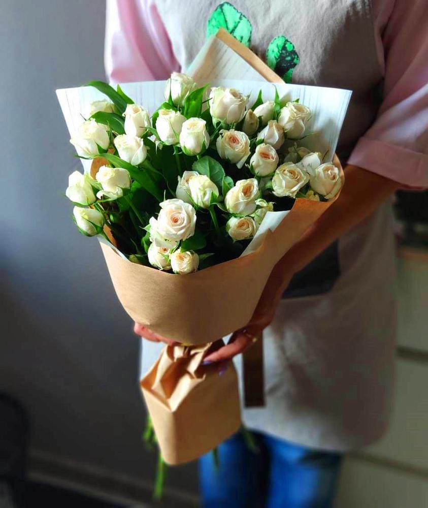 Букет цветов из: Розы в Пильне