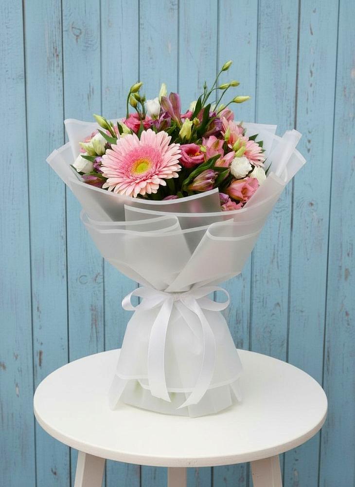 Букет цветов из: Герберы, Альстромерии и Лизиантусы в Пильне