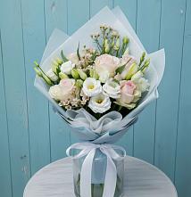 Букет цветов из:  Розы и Лизиантусы в Пильне