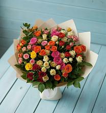 Букет Микс из разноцветных кустовых роз в Пильне